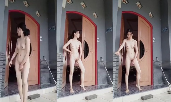 VIDEO BOKEP BUGIL DEPAN RUMAH